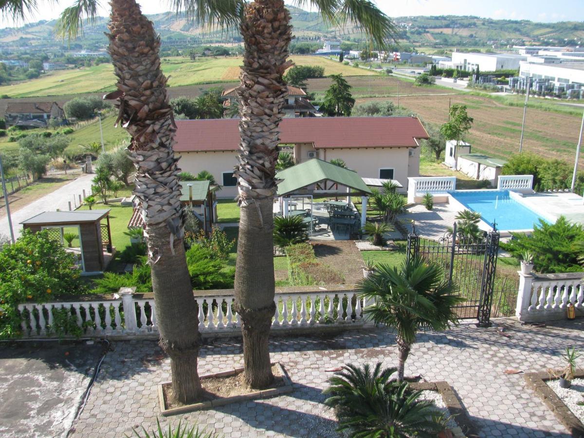 Residence Il Villaggio Del Re Коррополи Экстерьер фото