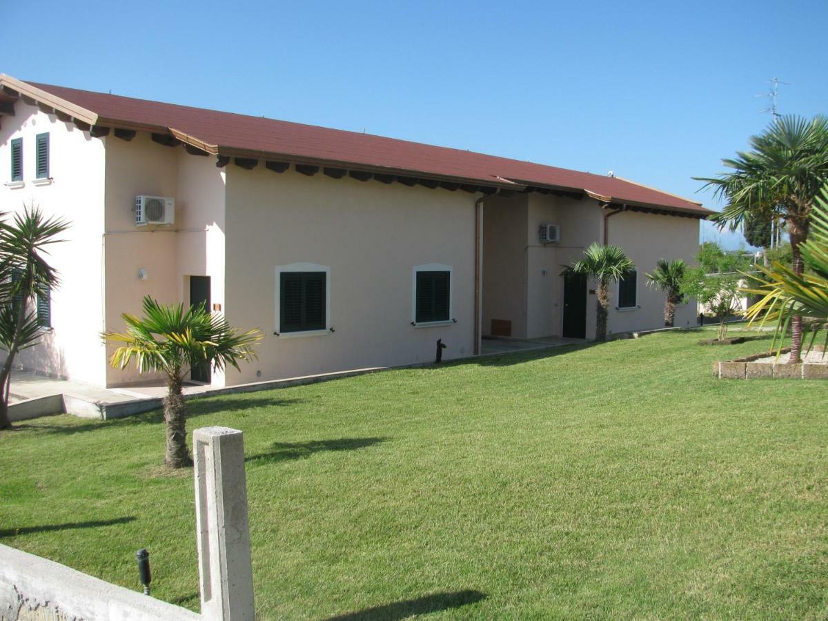 Residence Il Villaggio Del Re Коррополи Экстерьер фото